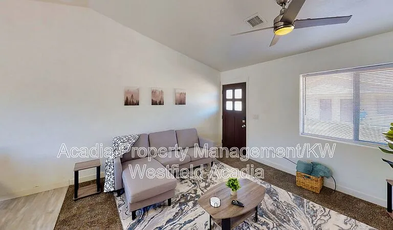 561 N 10th Pl #103 — Photo 1