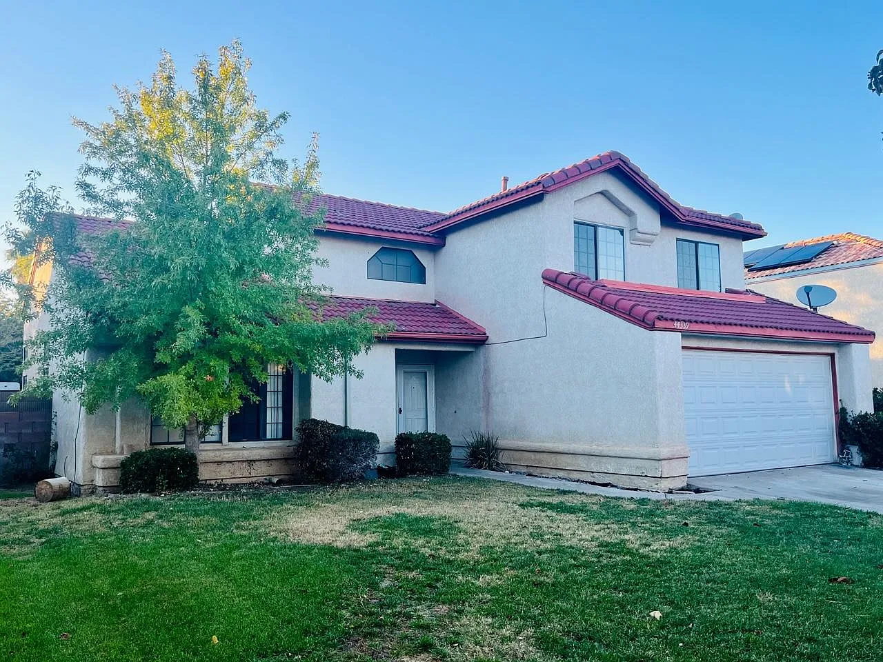4 bed, 1928 sqft, $2,799 — Photo 1