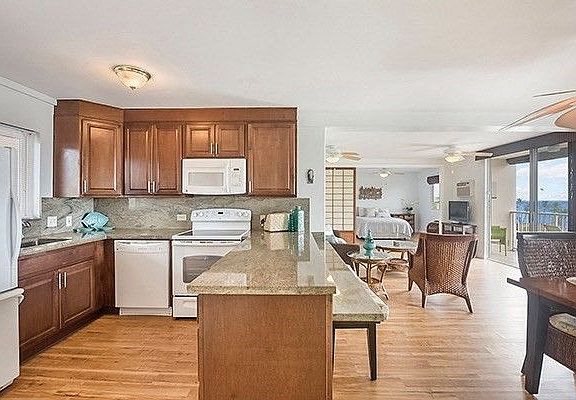 4th image of 75-5766 Kuakini Hwy APT 706