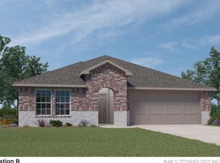 1001 N Arapahoe Ave, Chouteau, OK 74337