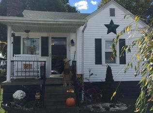 814 8th St, Nitro, WV 25143
