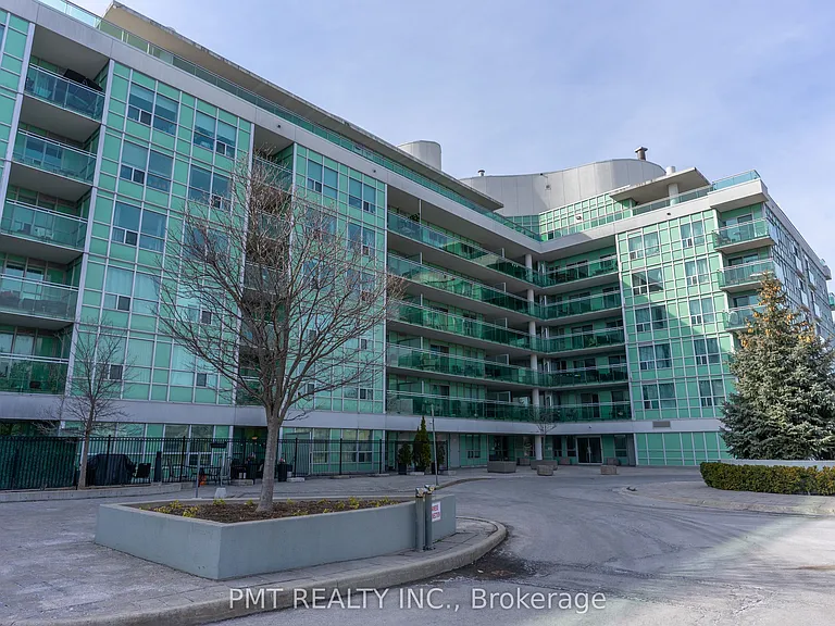 60 Fairfax Cres #111 — Photo 1