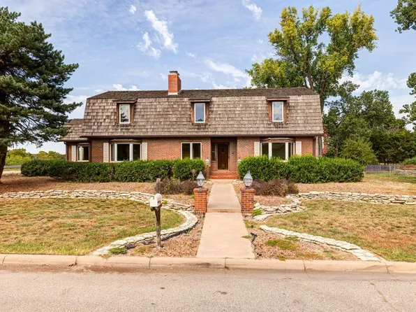 1731 Hillcrest Ln, Salina, KS 67401