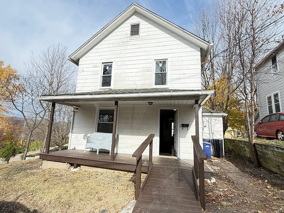 6 Fern Ave