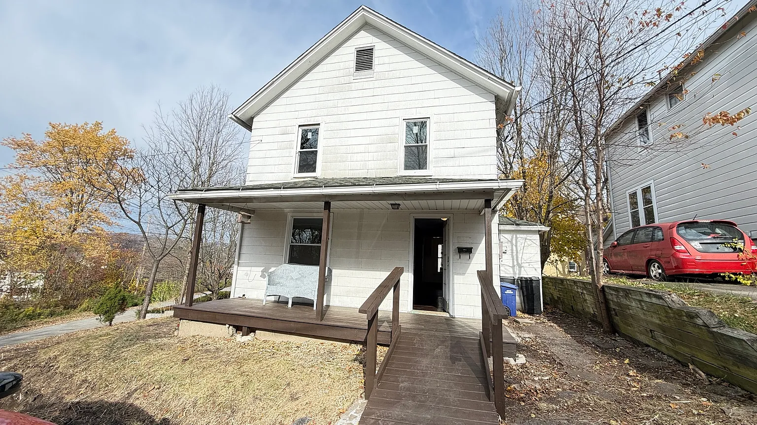 6 Fern Ave photo 1