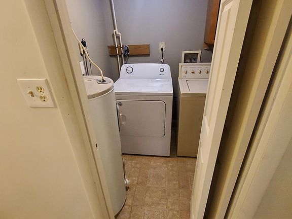 4th image of 84 Heavenwood Ln