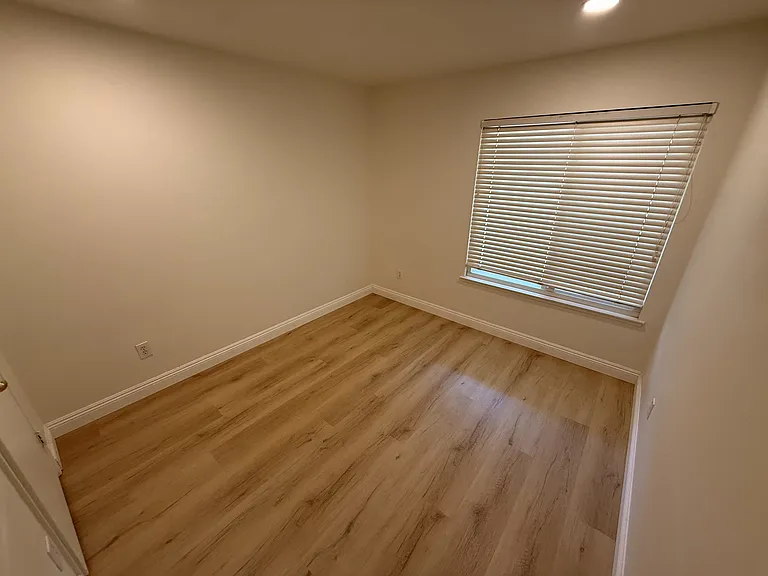 265 W Campus View Dr — Photo 5