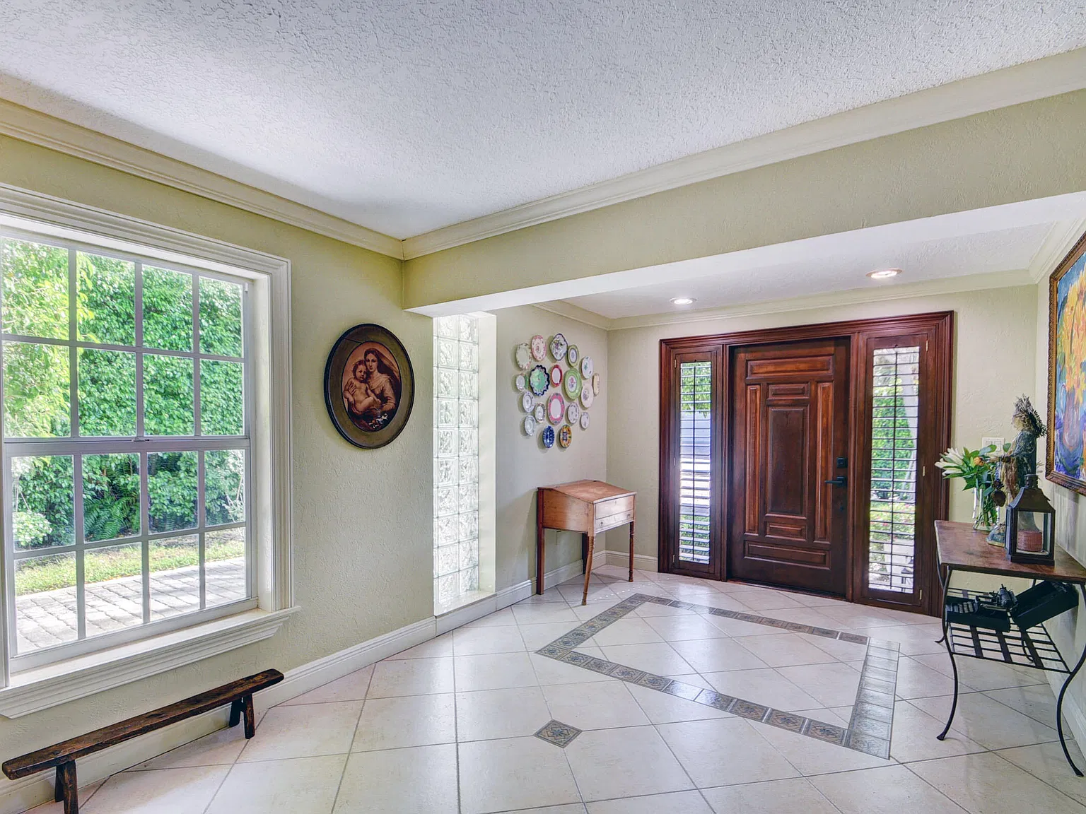 3 bed, 2.0 bath, 1796 sqft, $12,000 — Photo 4