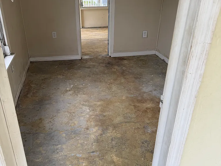 4844 Cottage St — Photo 5
