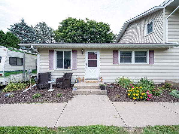 3667 Upper 204th St W APT 4