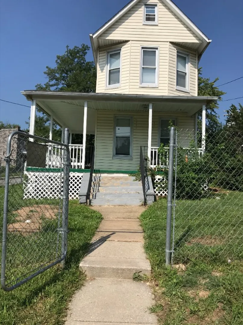 5324 Ready Ave $550 (Shared Bath) — Photo 1