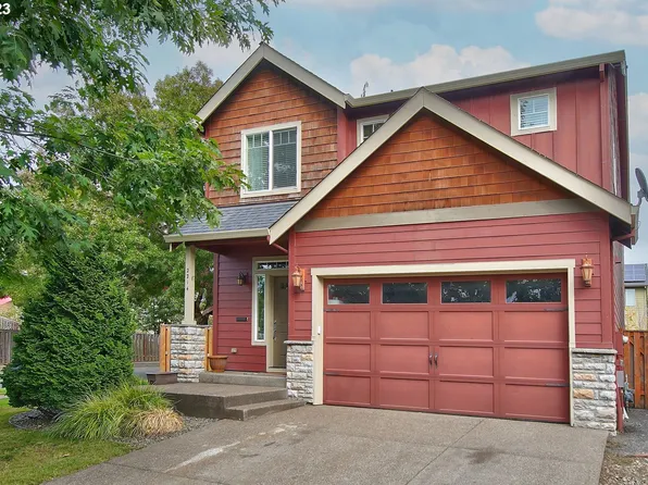 2214 N Legacy Dr, Newberg, OR 97132