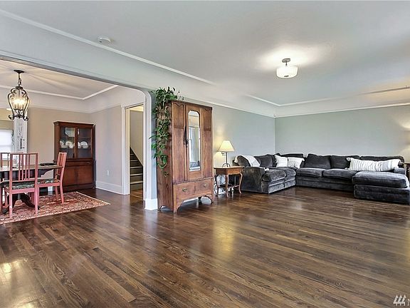 Large living room & formal dining room. Beautiful hardwood floors!