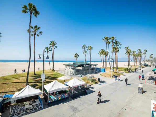 8 Brooks Ave APT 11, Venice, CA 90291