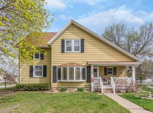 1004 12th Ave, Marion, IA 52302