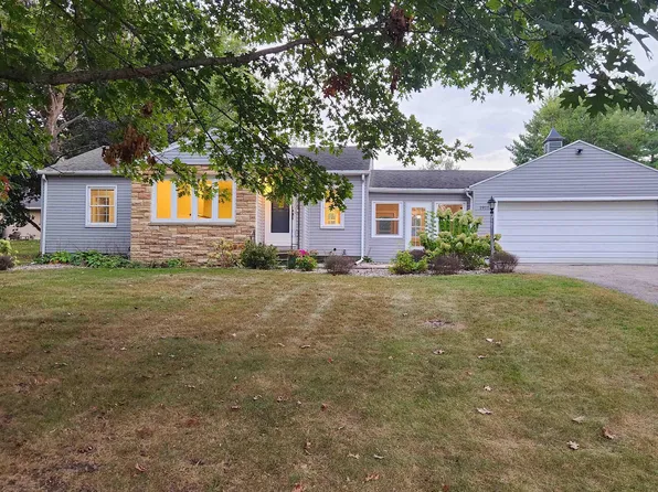 1911 Lilac Ln, Cedar Falls, IA 50613