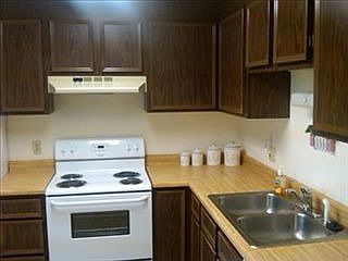 3rd image of 29 Quaker Ridge Dr