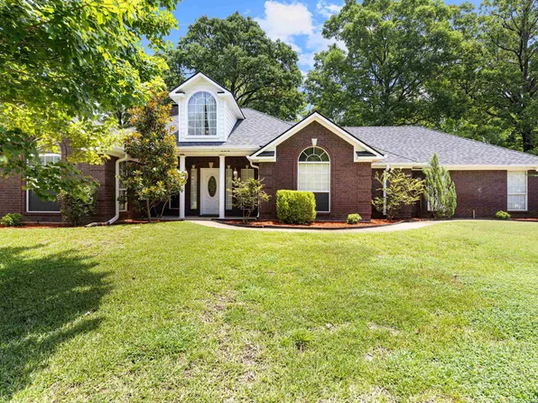 1410 Nottingham St, White Oak, TX 75693