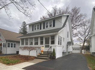53 Edgecomb St, Albany, NY 12209
