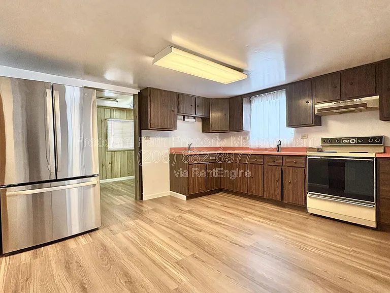 104 Main St — Photo 5