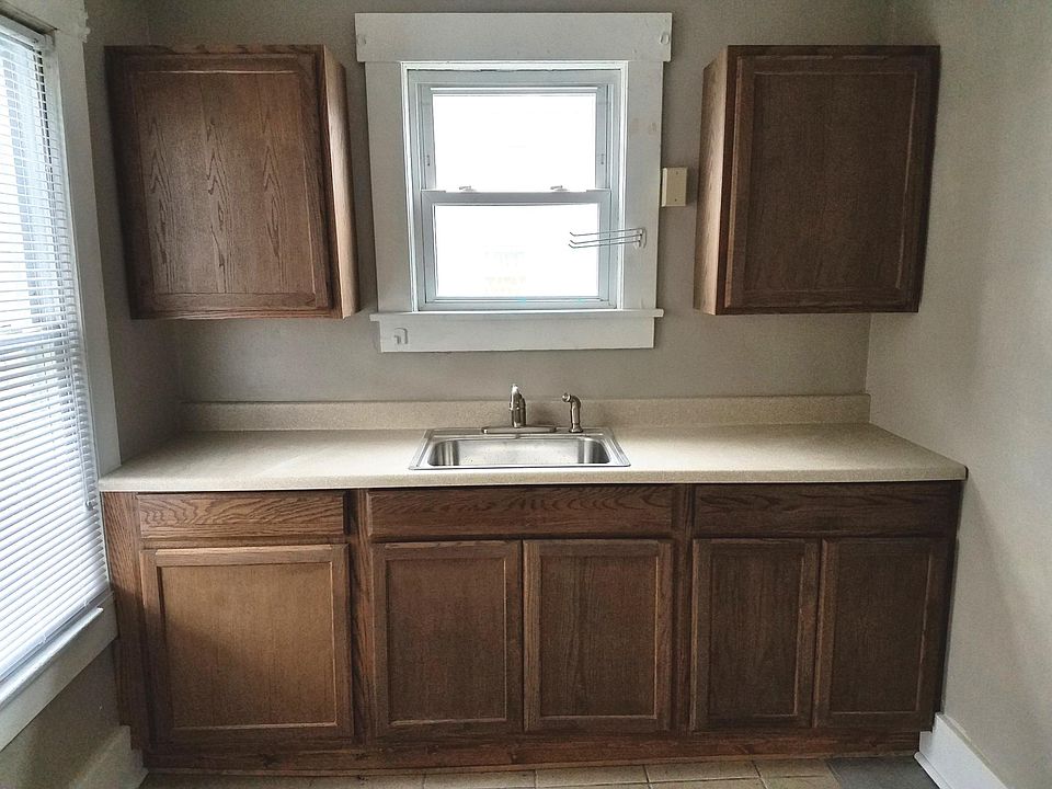2nd image of 214 Dewey St