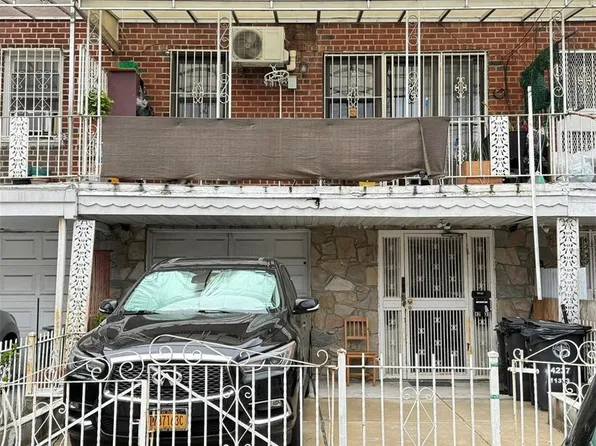 4237 Gleane Street, Elmhurst, NY 11373