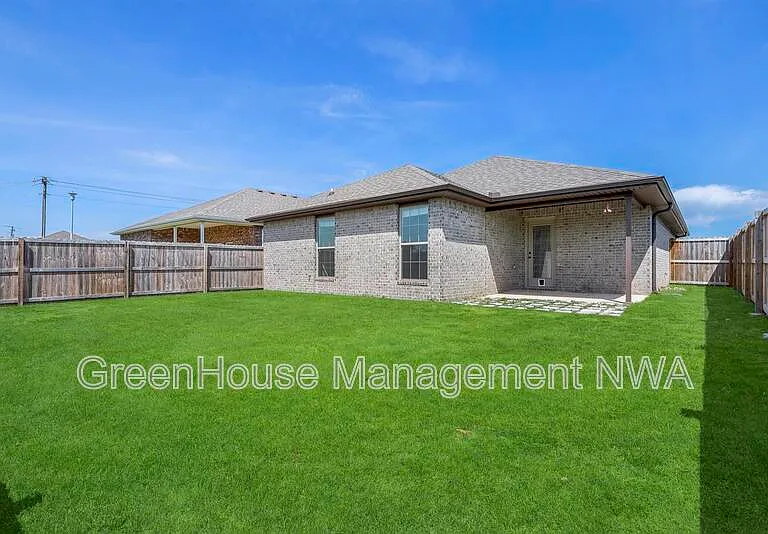 6111 NW McClellen St — Photo 23