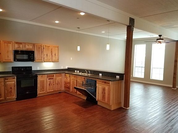 From mid-apartment looking front