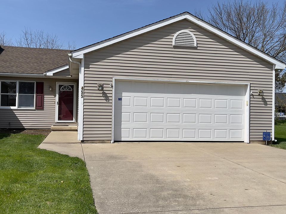 1st image of 455 W Quail Roost Ct