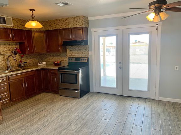 5th image of 1421 W Desert Cove Ave