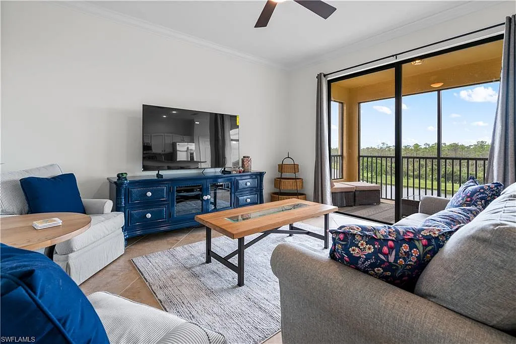 2 bed, 2.0 bath, 1232 sqft, $3,000 — Photo 2