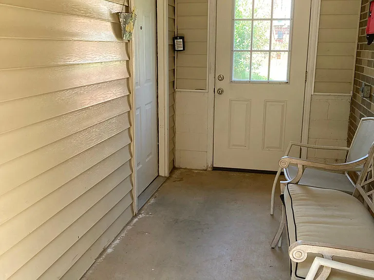 112 Linda Ln #B — Photo 3