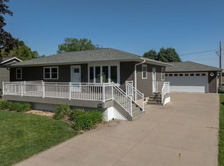214 E Washington St, Norway, IA 52318