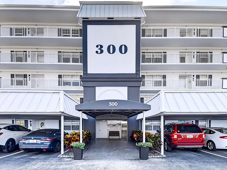 300 John F Kennedy Dr #101 — Photo 32