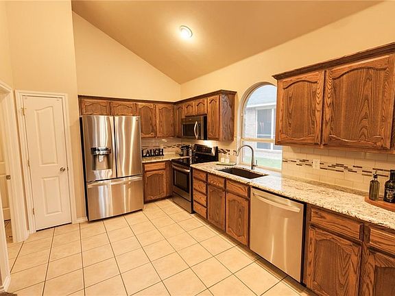 5th image of 10600 Ashmore Dr