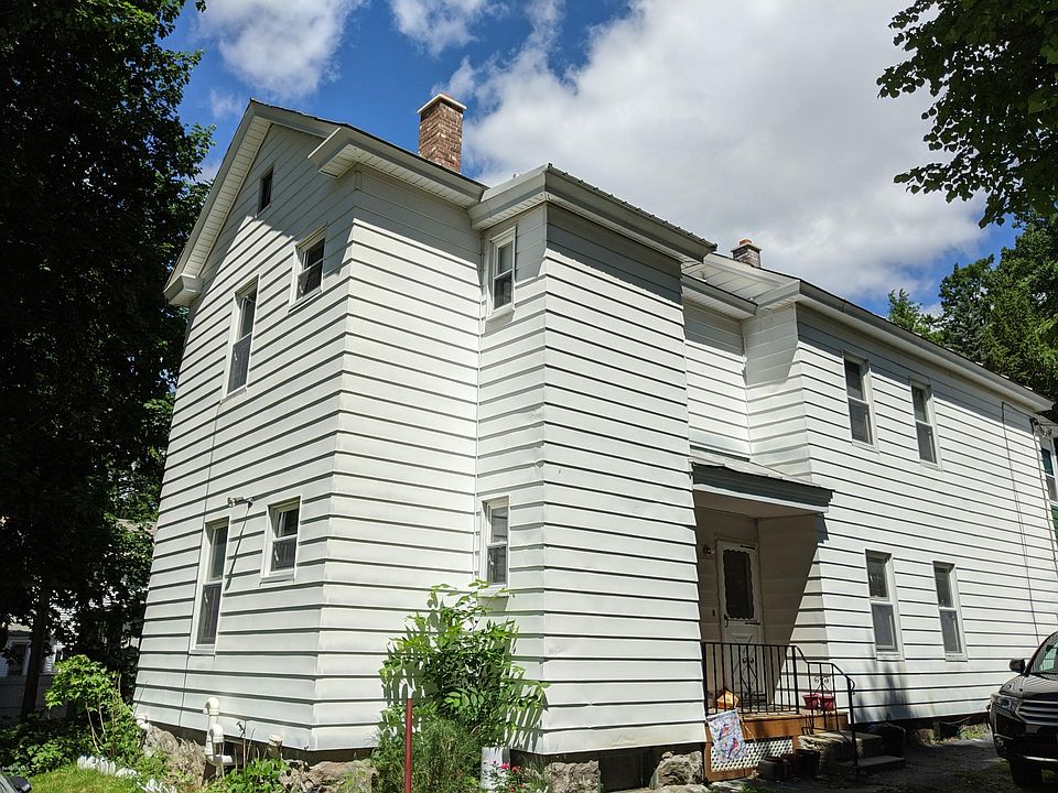 2nd image of 118 Liberty St