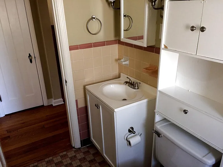 2536 Williams Ave #1 — Photo 9