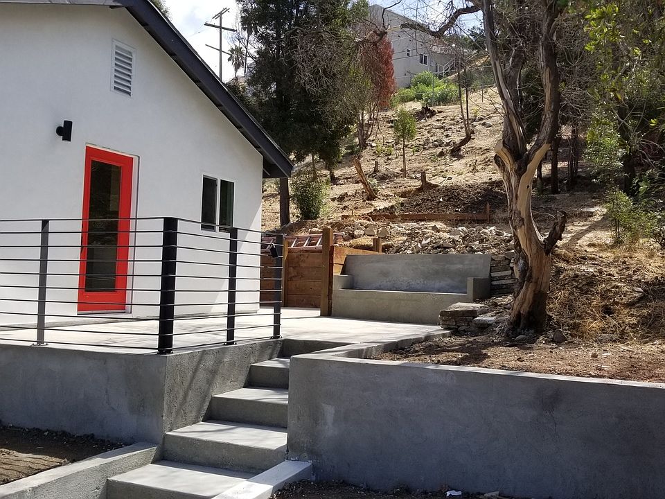 1st image of 2862 Phelps Ave