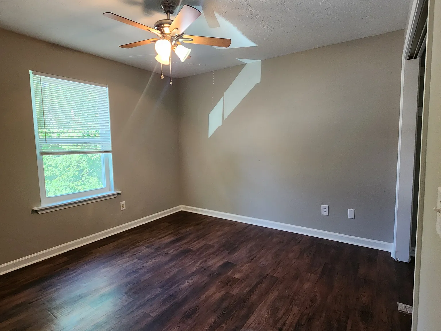 1495 Autumn Avenue - 3 — Photo 4