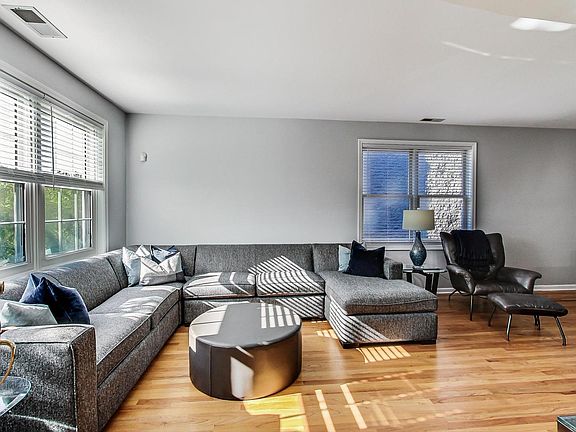 3rd image of 2619 N Ashland Ave APT 3N