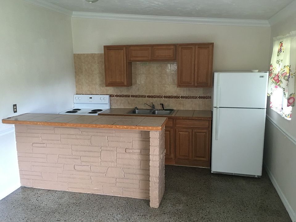 2nd image of 1005 E Buchanon Ave APT 3