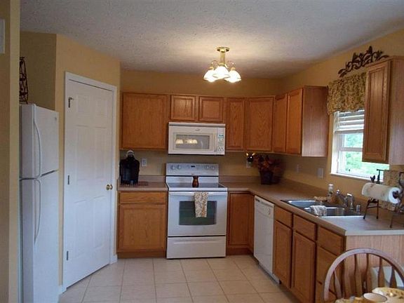 5th image of 2801 Lauren Meadows Dr