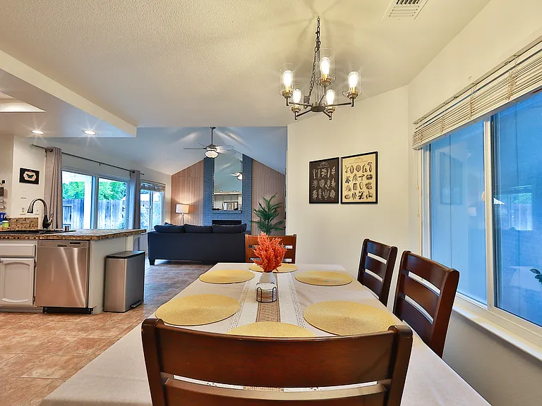 115 Rambling Dr — Photo 17