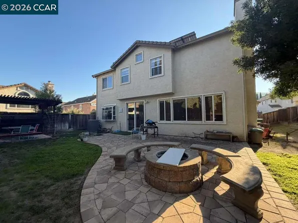 4 Deer Hill Ct, Pittsburg, CA 94565