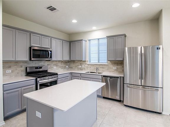 3rd image of 620 Reinhardt Blvd