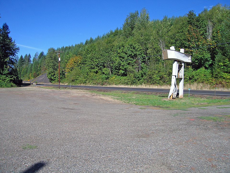 2nd image of 30210 North Santiam Highway
