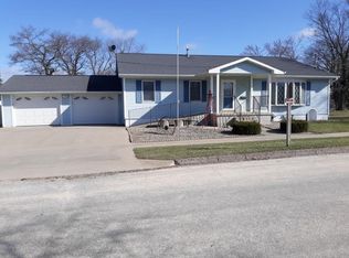 202 Gay St, Delhi, IA 52223