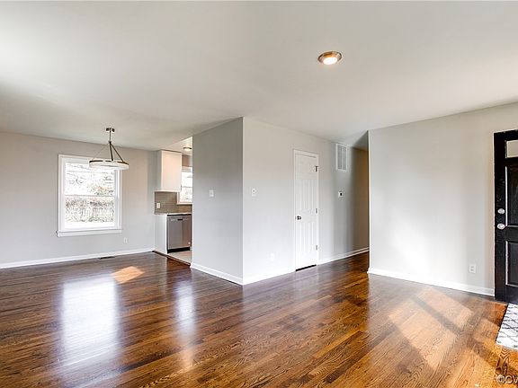 5th image of 2308 Bluestone Dr
