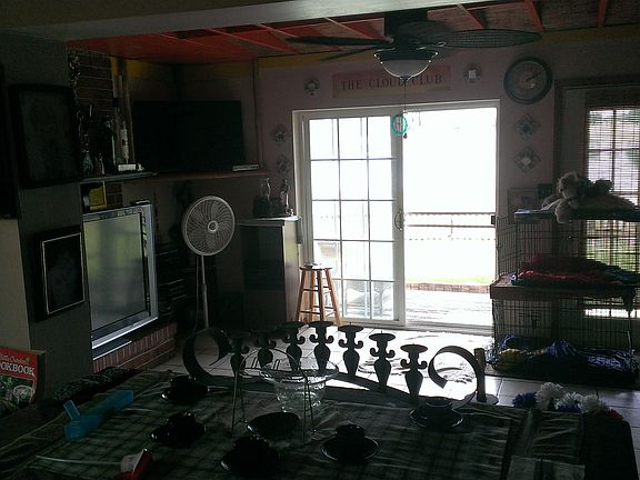 4th image of 3805 Lakeshore Dr