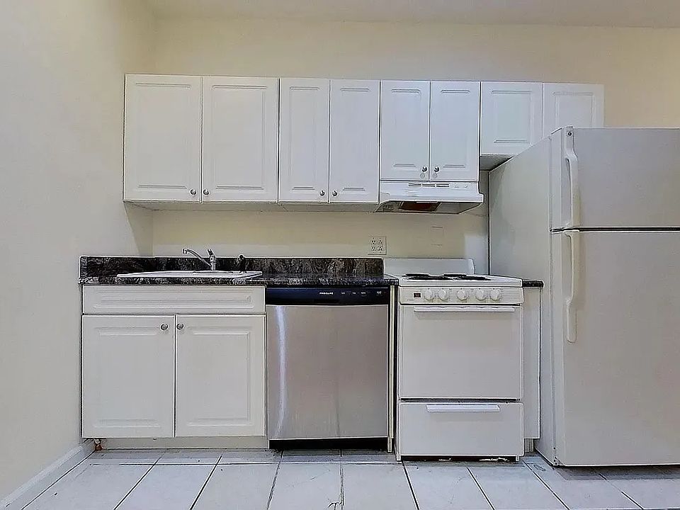 2nd image of 1299 1st Ave #2